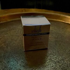 FLASH SALE 🍀 NWT Wish Pink Champagne Lip Scrub